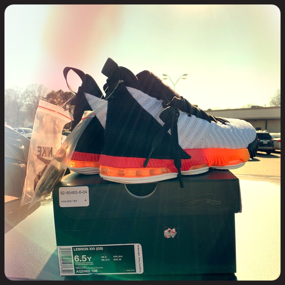 Women’s Lebron XVI